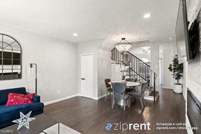 Building Photo - 3 br, 2 bath Townhome - 137 Margo Drive, M...