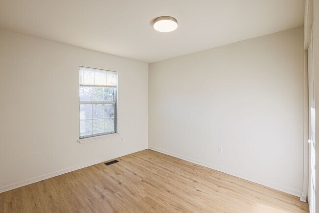 Building Photo - 3342 Garrison Cir