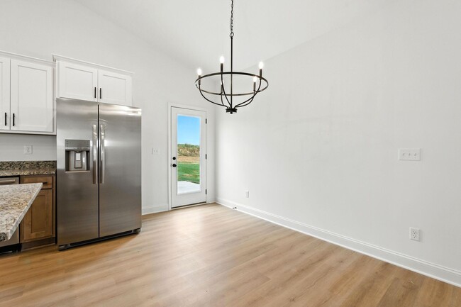 Building Photo - 1112 Mission Dr