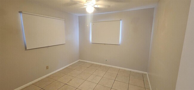 Building Photo - 2005 SW 99th Ave