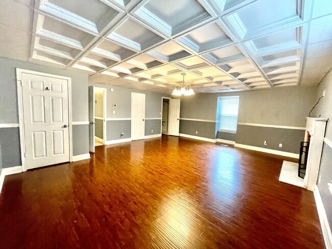 Building Photo - Beautiful 3-bedroom, 2.5-bathroom home