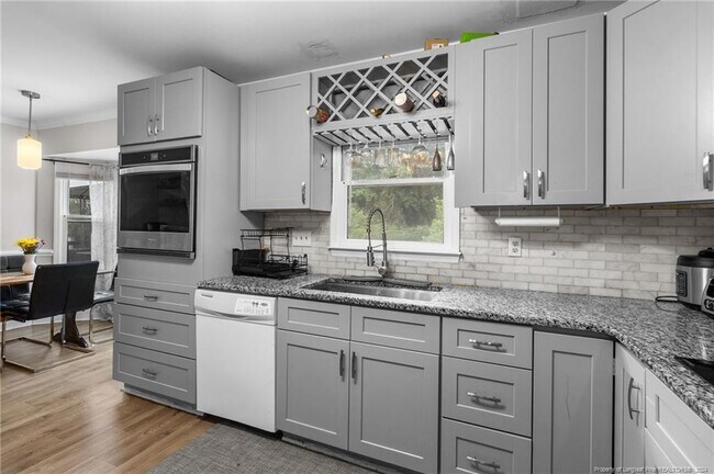 Building Photo - 3532 Kelburn Dr