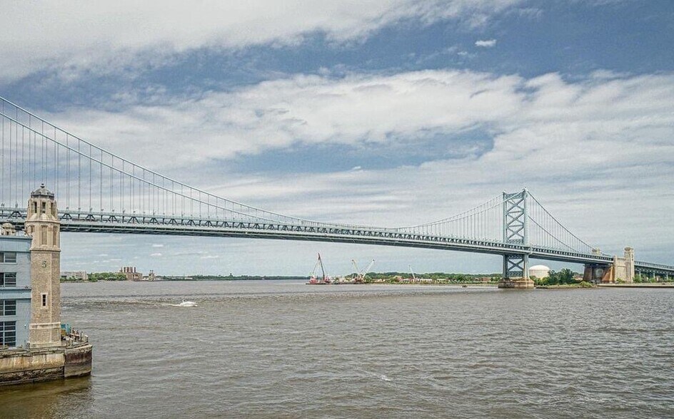 Building Photo - 3 N Christopher Columbus Blvd