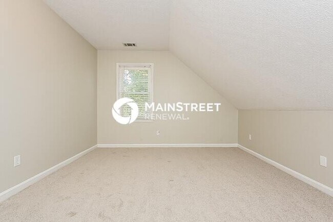 Building Photo - 5 Bedroom Pet-Friendly Home in Fayetteville, GA with Main Street Renewal