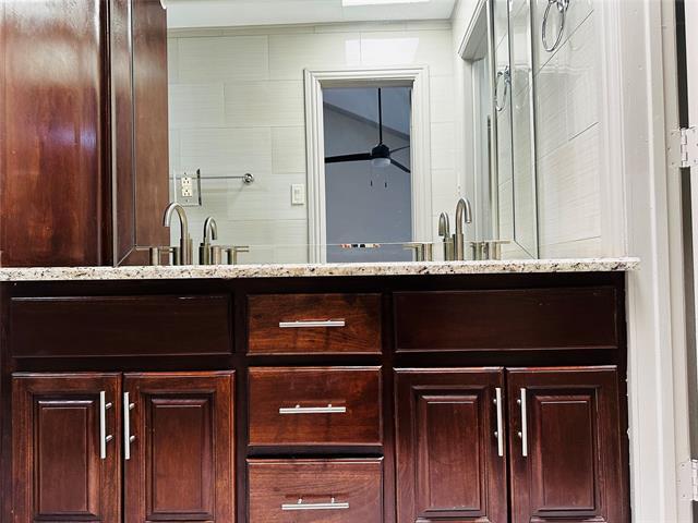 Building Photo - 6646 E Lovers Ln