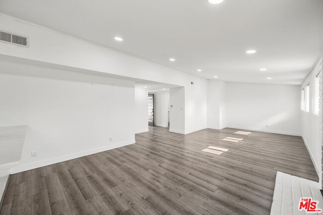 Building Photo - 8153 Tunney Ave