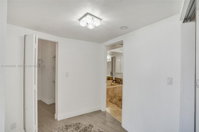 Building Photo - 1000 E Island Blvd