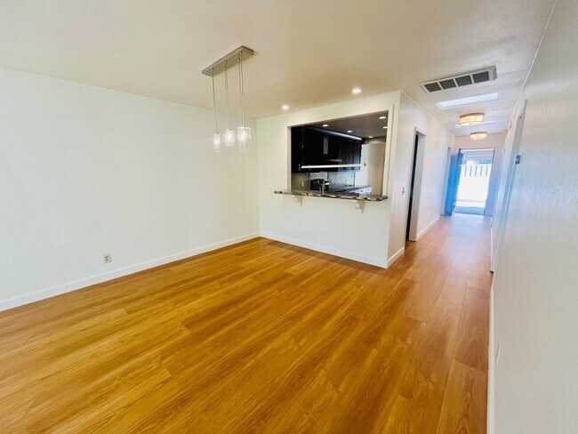 Building Photo - Wonderful 2 Bed 2 Bath in The Villages A 55+ Community