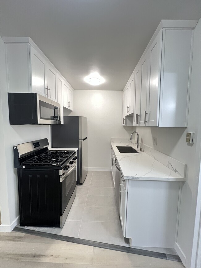 Building Photo - 12706 Venice Blvd