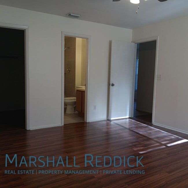Building Photo - Charming 3 Bedroom 2 Bathroom Single Famil...