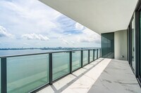 Building Photo - 3131 NE 7th Ave