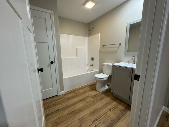 Building Photo - Cedar Circle Duplexes