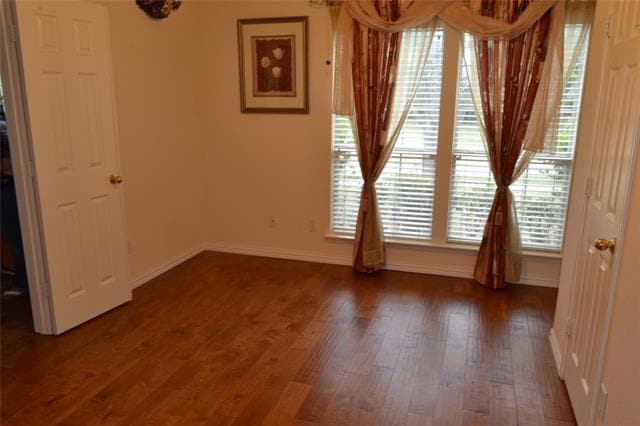 Building Photo - 2440 Deer Horn Dr