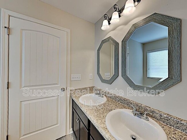Building Photo - 65 Timberland Trace Way