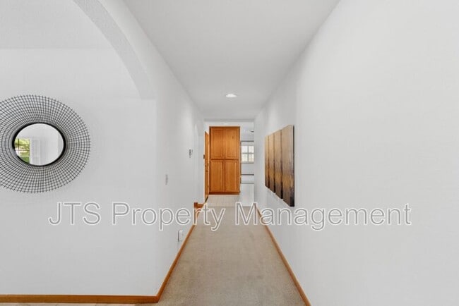 Building Photo - 7723 River Landing Dr