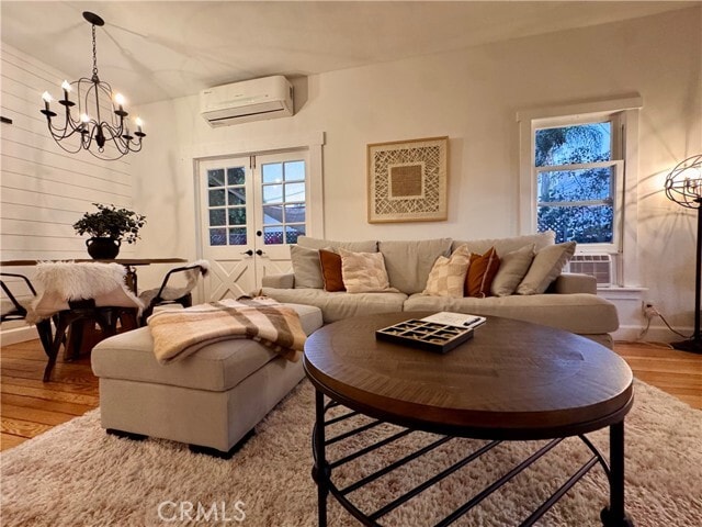 Building Photo - 323 W 18th St