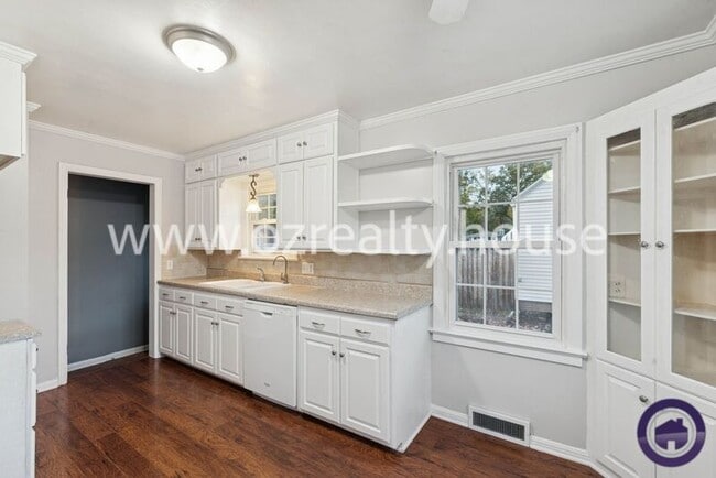 Building Photo - 4114 S Detroit Ave