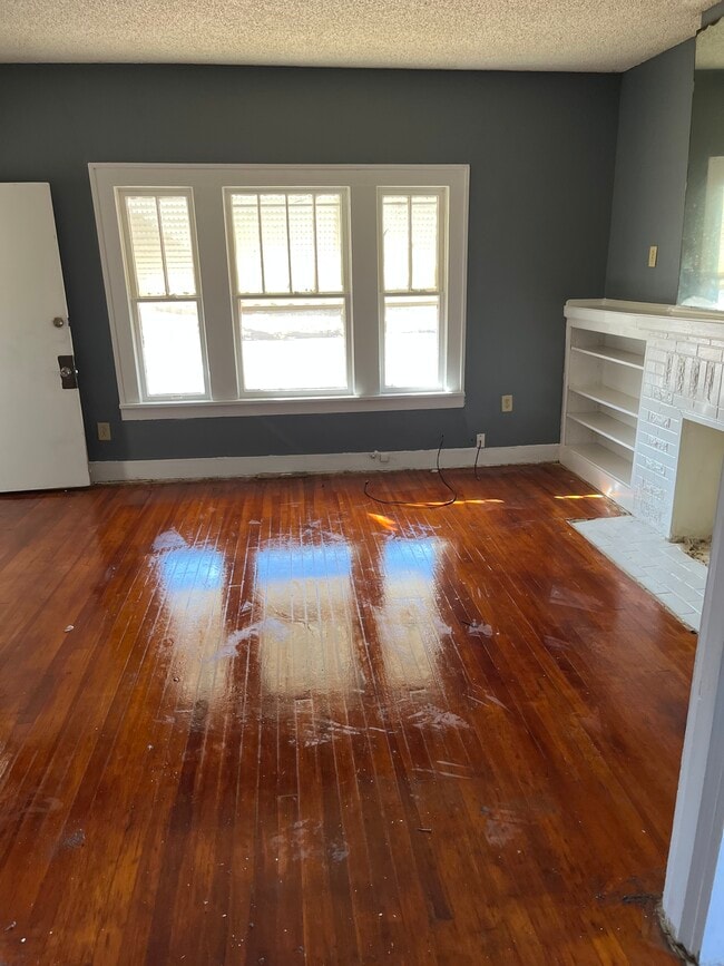 Building Photo - 1301 Giddings St