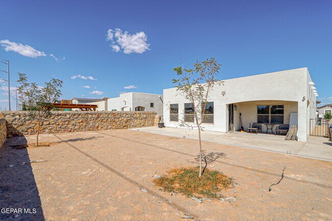 Building Photo - 3705 Surmise St