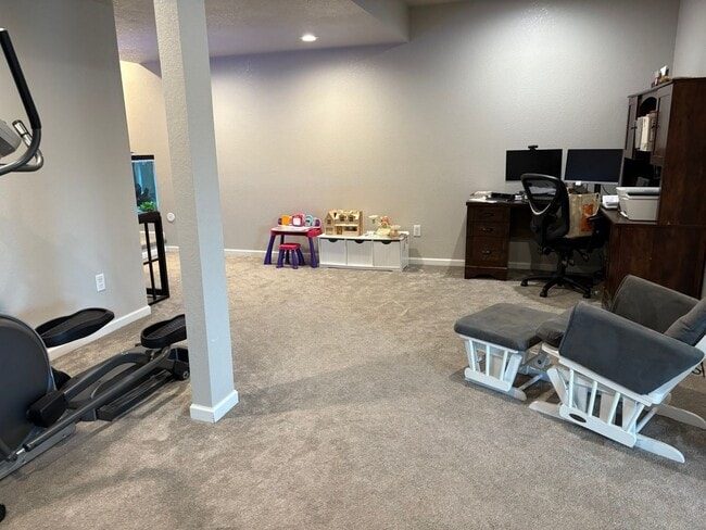 Building Photo - Spacious 4BR House in Fort Lupton
