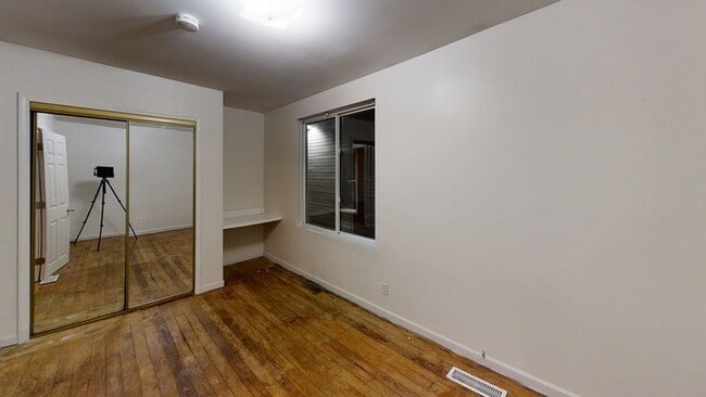 Building Photo - 706 Emmet St