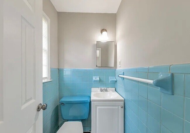 Building Photo - 118 Victor Cir NW