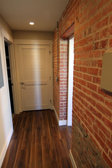 Building Photo - 623 S Wolcott St