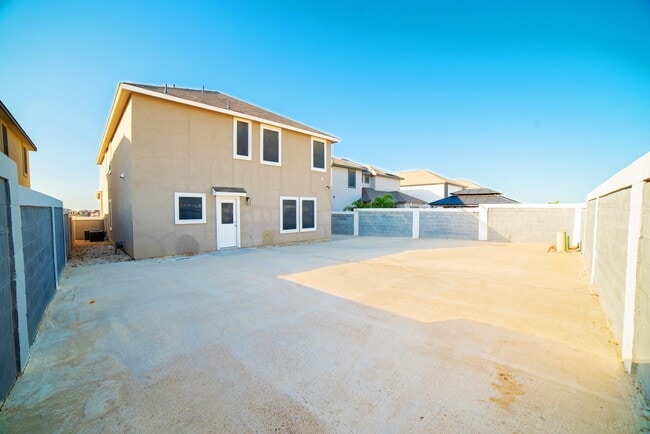 Building Photo - 3305 Charolais Dr