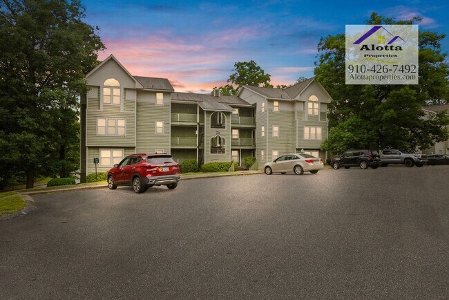 Building Photo - 6804 Willowbrook Dr