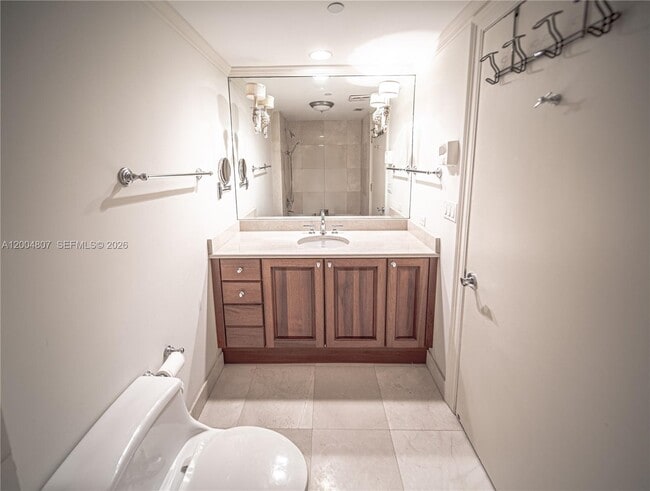Building Photo - 20201 E Country Club Dr