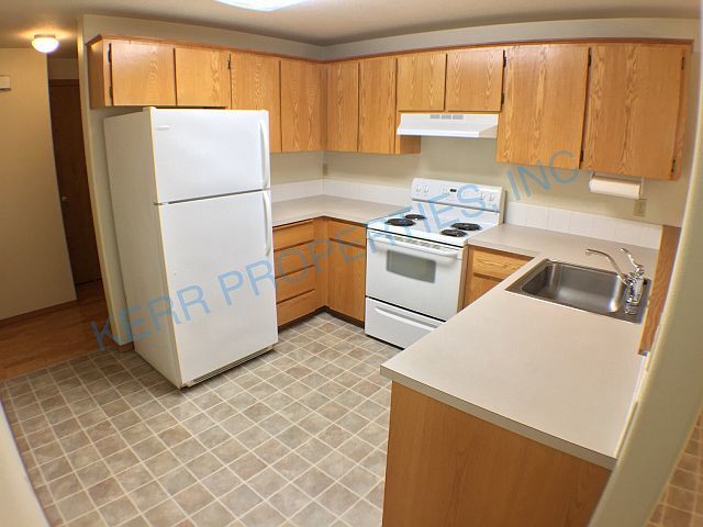 Building Photo - FREE RENT! Modern 2-Bed, 2-Bath Multiplex ...