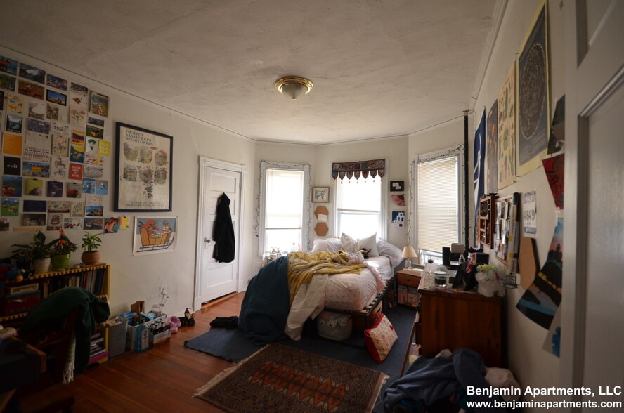 Building Photo - 42 Brainerd Rd