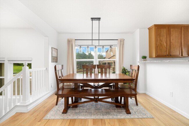 Building Photo - 3 Bed 3 Bath Castle Rock Townhome!