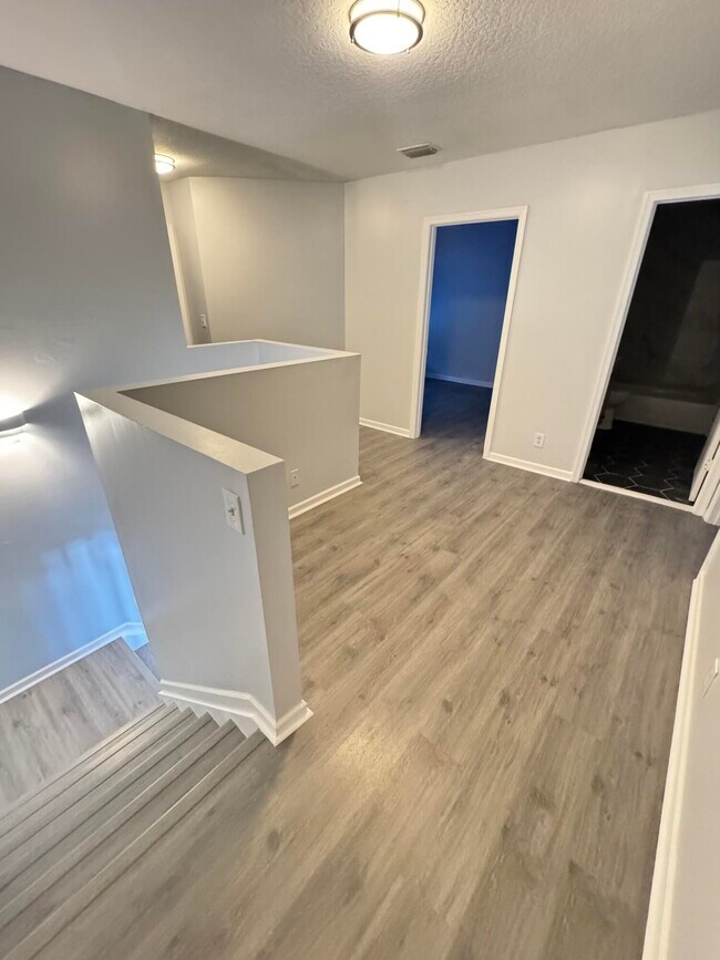 Building Photo - 77 Fairways Ln
