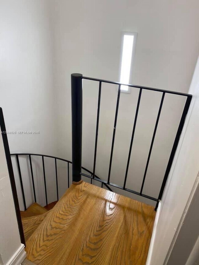 Building Photo - 3225 Bird Ave