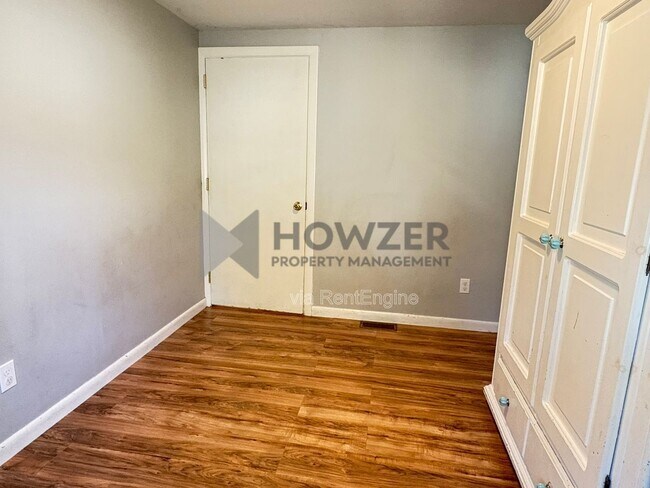 Building Photo - 20 Ellis Dr