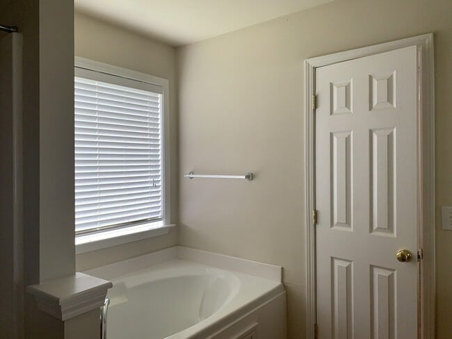 Building Photo - 1036 Persimmon Dr