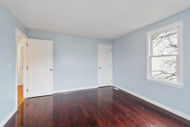 Building Photo - 29 Lamplighter Ln