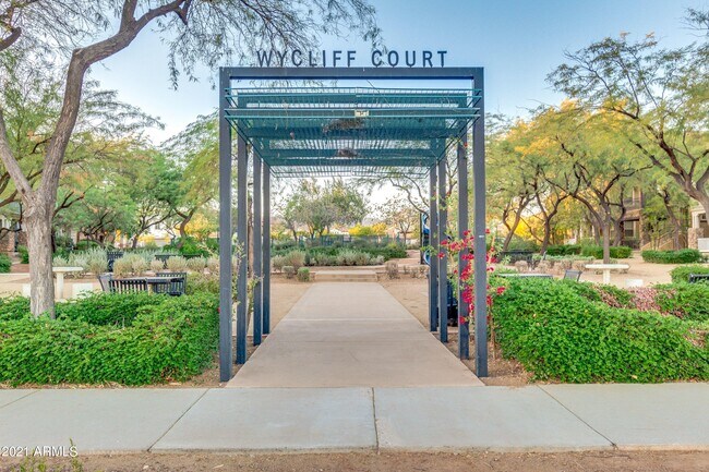 Building Photo - 21051 W Wycliff Dr