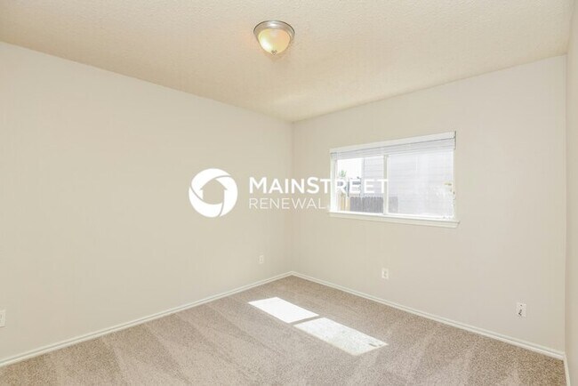 Building Photo - 3 Bedroom Pet-Friendly Home in Fort Worth, TX with Main Street Renewal