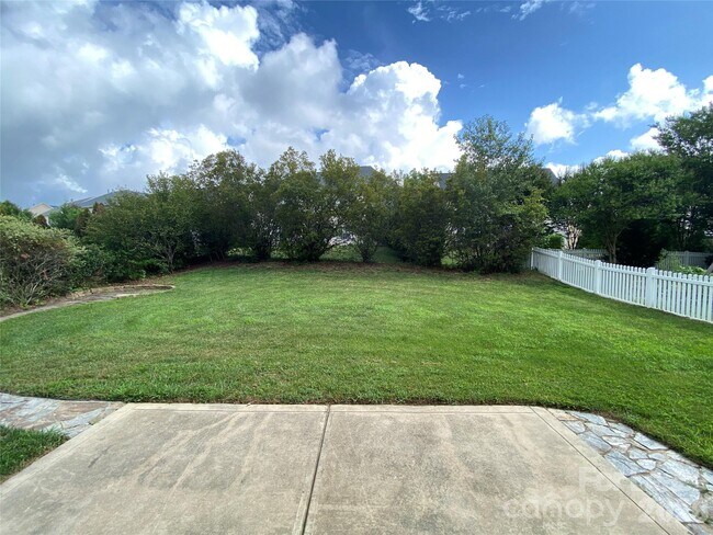 Building Photo - 13921 Daltrey Ln