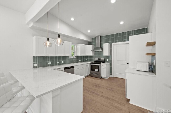 Building Photo - 725 Westfall Ave