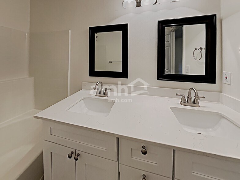 Building Photo - 19879 Alleghenny Way