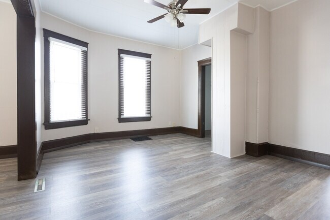 Building Photo - 1001 4th Ave