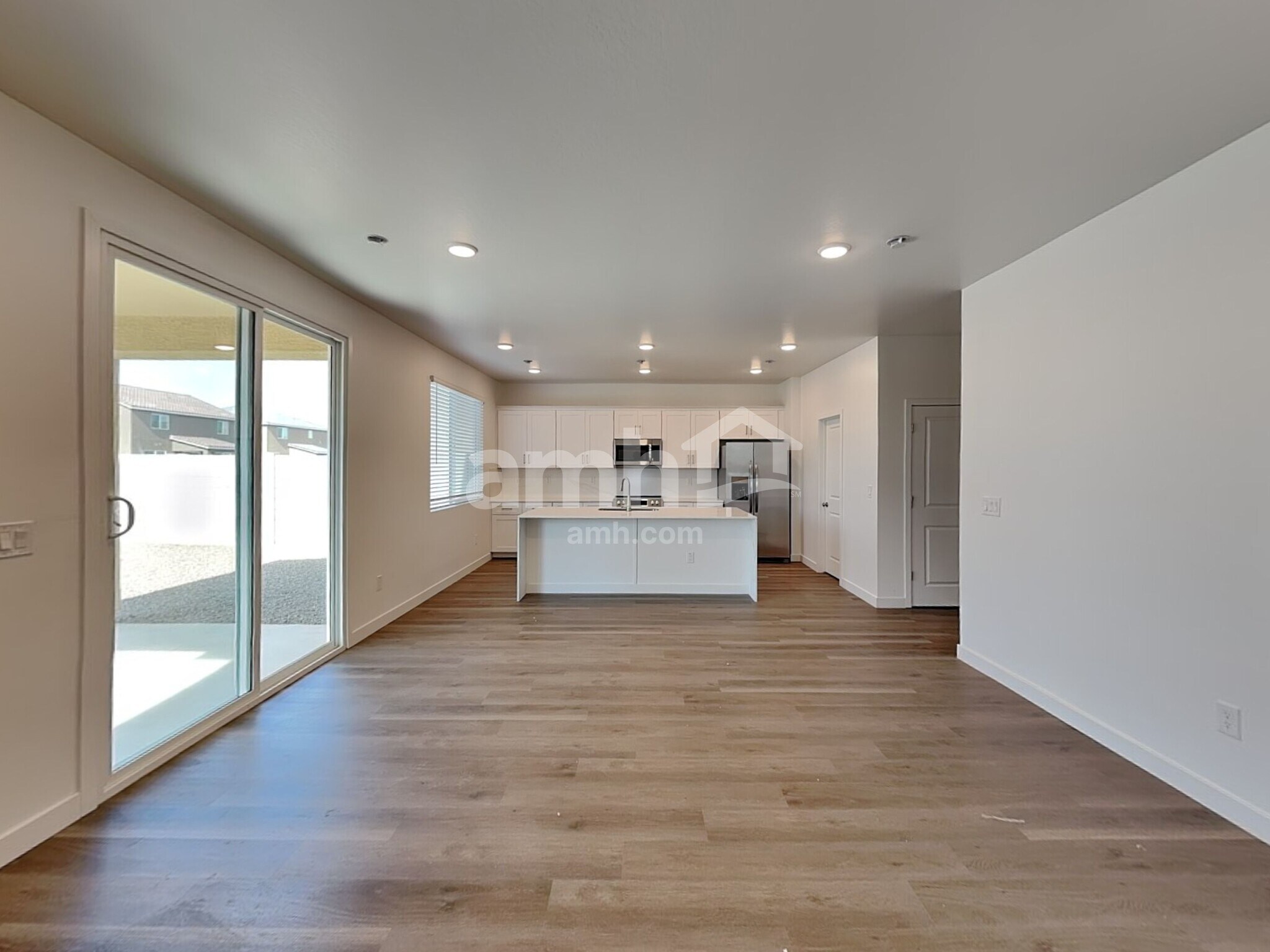Building Photo - 9752 W Parkway Dr