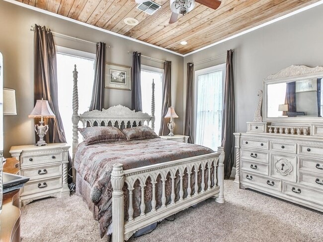 Building Photo - 509 E Luhn St