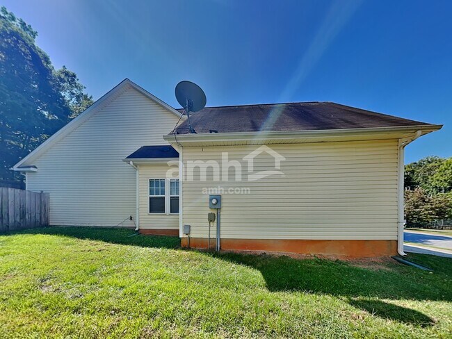 Building Photo - 116 Laurel Meadows Pky