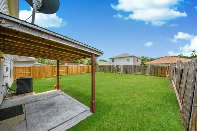Building Photo - 22815 Sherioaks Ln