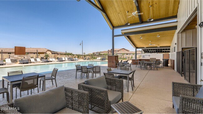 Building Photo - 4017 E Amoroso Dr
