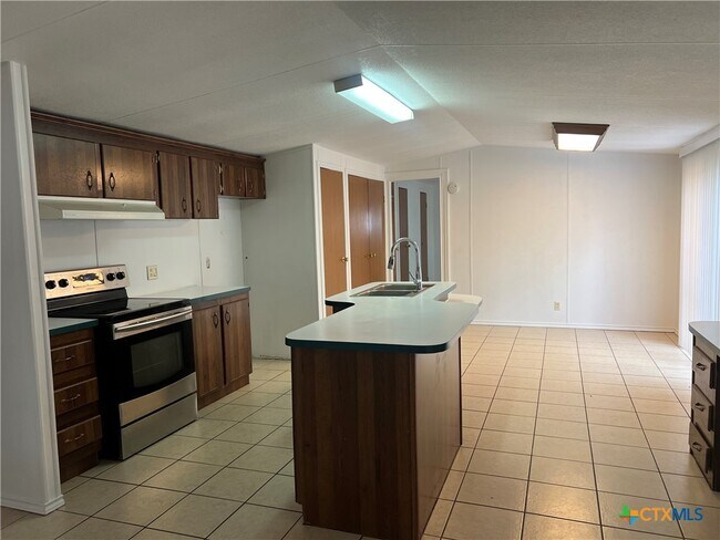 Building Photo - 222 Buckhorn Dr